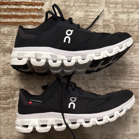 On Running Men's Athletic Shoes - Black and White - Picture 5 of 11